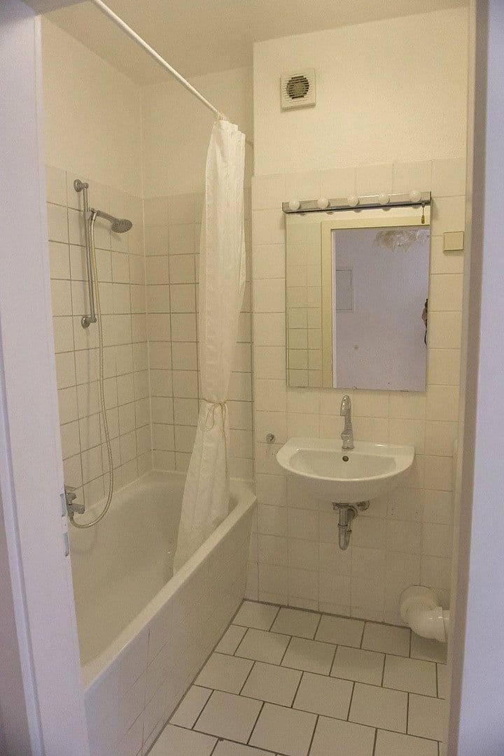 Prodej bytu 2+1 41 m², Zionskirchstr. 11, Berlin, Berlín Prodej bytu 2+1 41 m², Zionskirchstr. 11, Berlin, Berlín