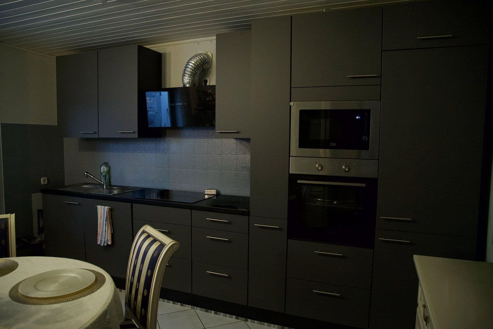 Prodej domu 253 m², pozemek 695 m², Höhenweg 25, Karben, Hessen Prodej domu 253 m², pozemek 695 m², Höhenweg 25, Karben, Hessen