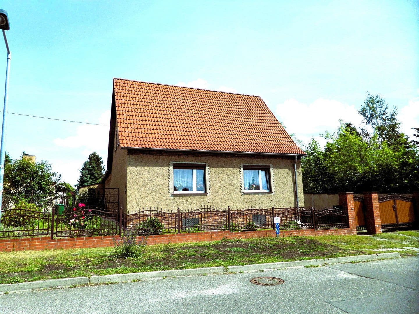 Prodej domu 94 m², pozemek 1.120 m², Lauchhammer, Braniborsko Prodej domu 94 m², pozemek 1.120 m², Lauchhammer, Braniborsko