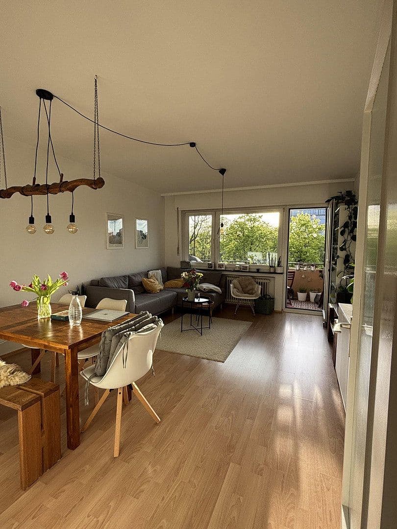 Pronájem bytu 3+1 83 m², Graf-Rhena-Straße 24a, Karlsruhe, Bádensko-Württembersko Pronájem bytu 3+1 83 m², Graf-Rhena-Straße 24a, Karlsruhe, Bádensko-Württembersko