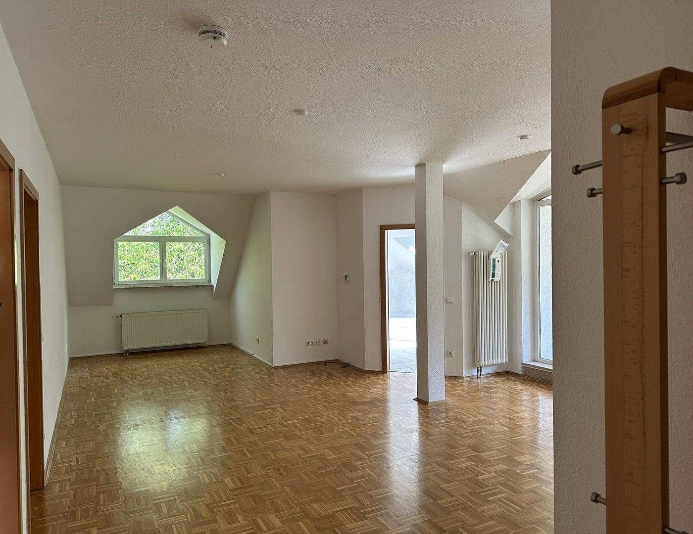 Pronájem bytu 3+1 106 m², Landgraf-Karl-Straße 19 A, Kassel, Hessen Pronájem bytu 3+1 106 m², Landgraf-Karl-Straße 19 A, Kassel, Hessen