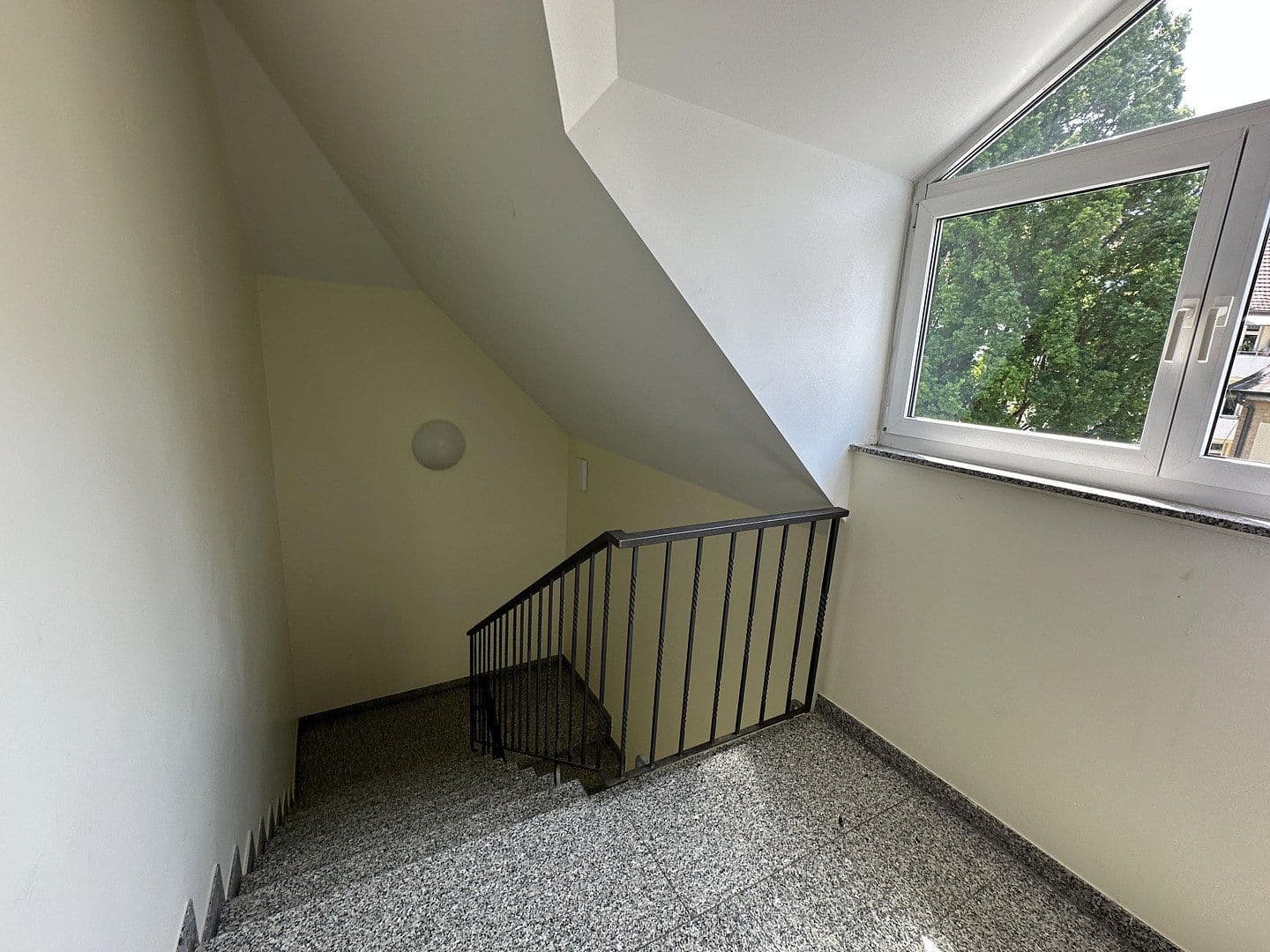 Pronájem bytu 3+1 106 m², Landgraf-Karl-Straße 19 A, Kassel, Hessen Pronájem bytu 3+1 106 m², Landgraf-Karl-Straße 19 A, Kassel, Hessen