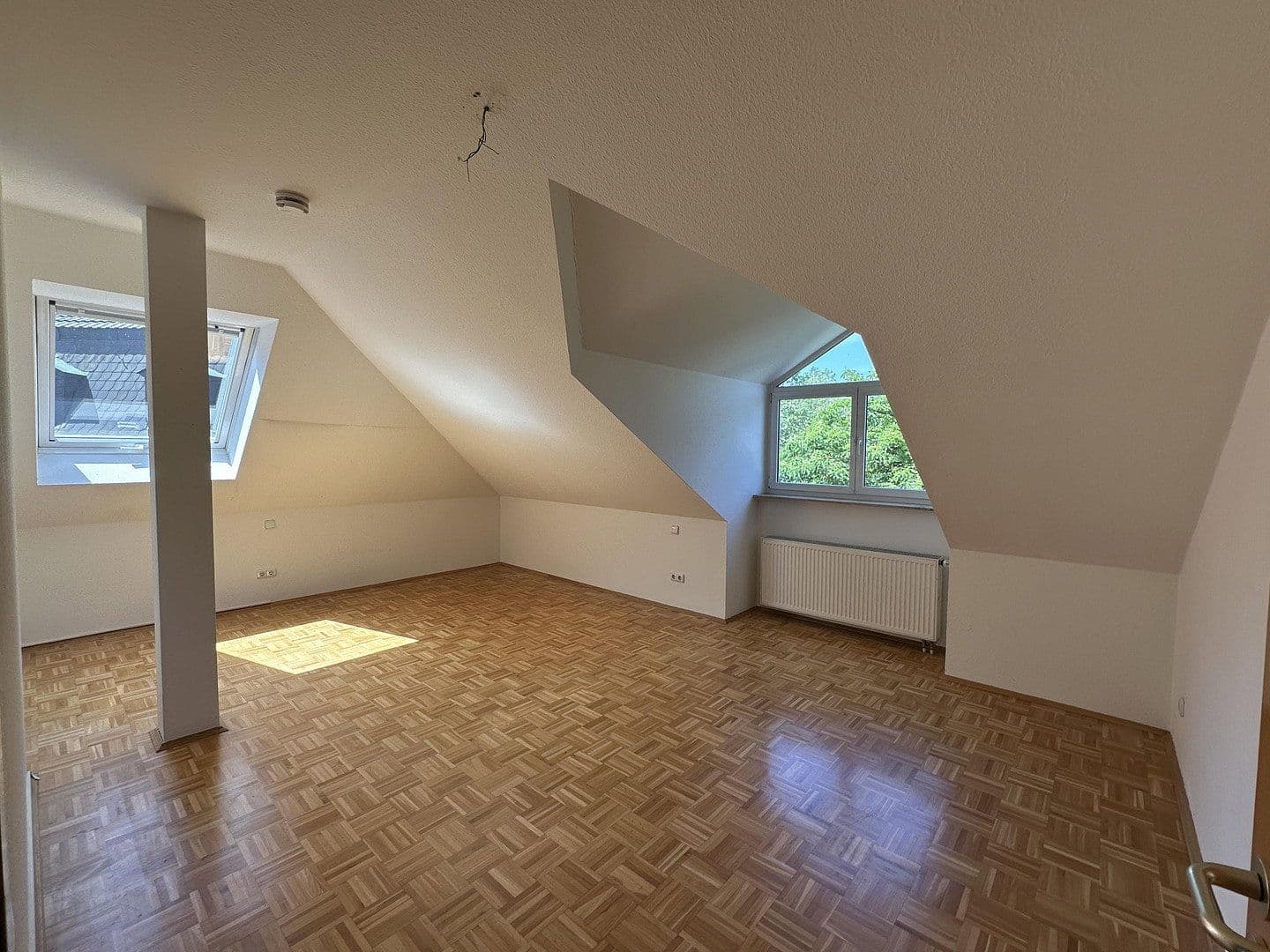 Pronájem bytu 3+1 106 m², Landgraf-Karl-Straße 19 A, Kassel, Hessen Pronájem bytu 3+1 106 m², Landgraf-Karl-Straße 19 A, Kassel, Hessen