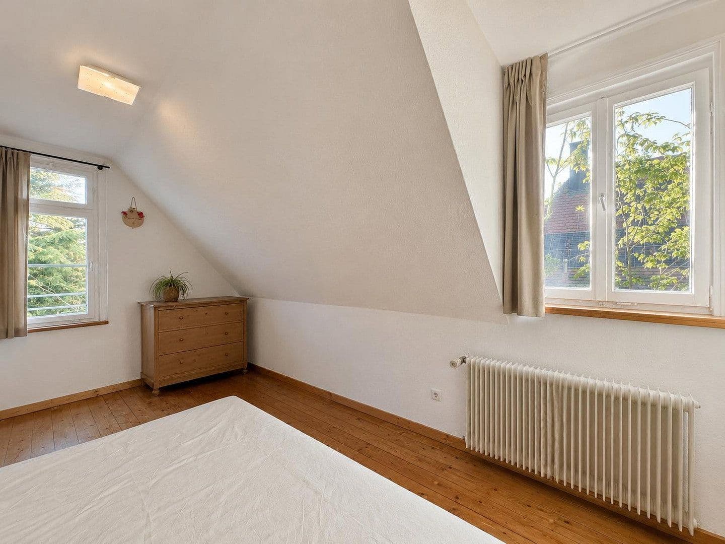 Prodej domu 290 m², pozemek 413 m², Stuttgart, Bádensko-Württembersko Prodej domu 290 m², pozemek 413 m², Stuttgart, Bádensko-Württembersko