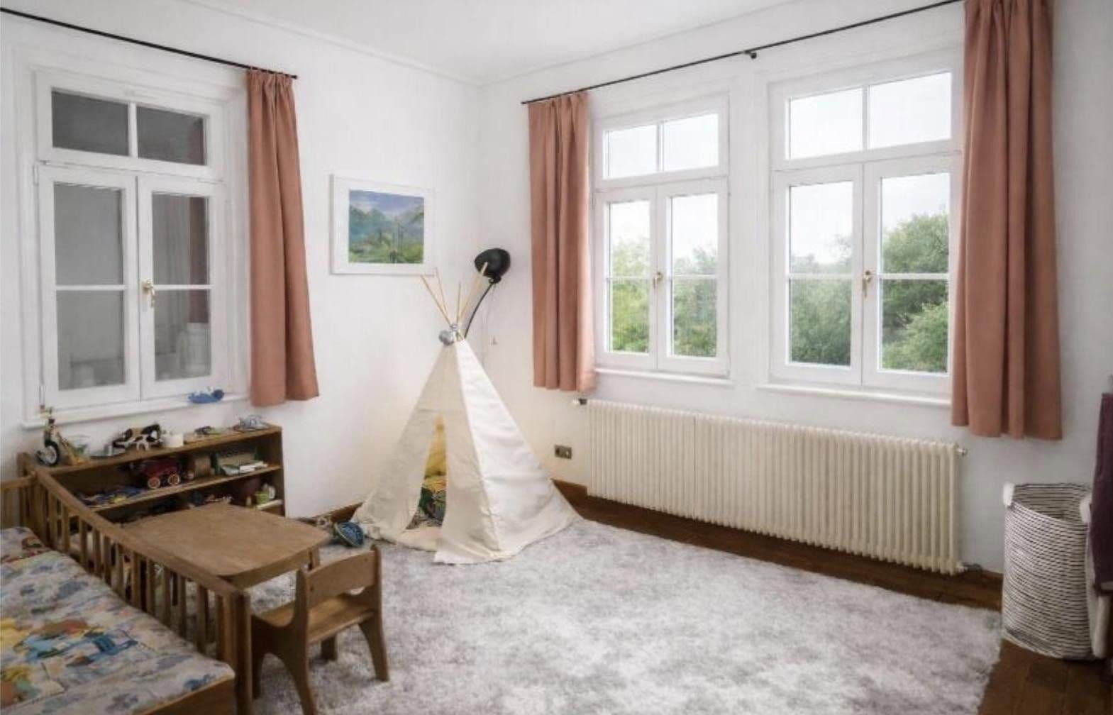 Prodej domu 290 m², pozemek 413 m², Stuttgart, Bádensko-Württembersko Prodej domu 290 m², pozemek 413 m², Stuttgart, Bádensko-Württembersko