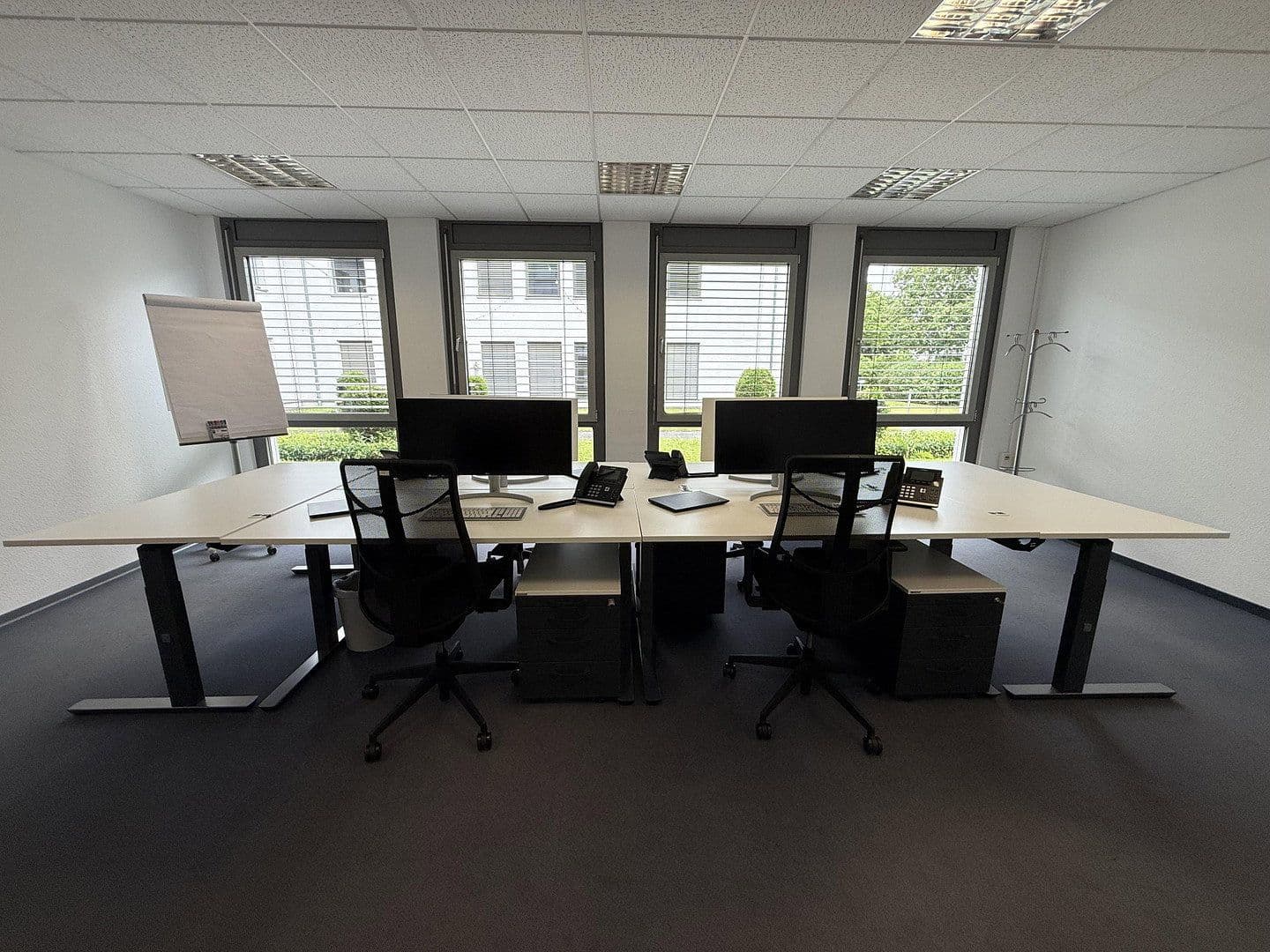 Pronájem kanceláře 355 m², Angermunder Straße 126, Düsseldorf - Angermund, Severní Porýní-Vestfálsko Pronájem kanceláře 355 m², Angermunder Straße 126, Düsseldorf - Angermund, Severní Porýní-Vestfálsko