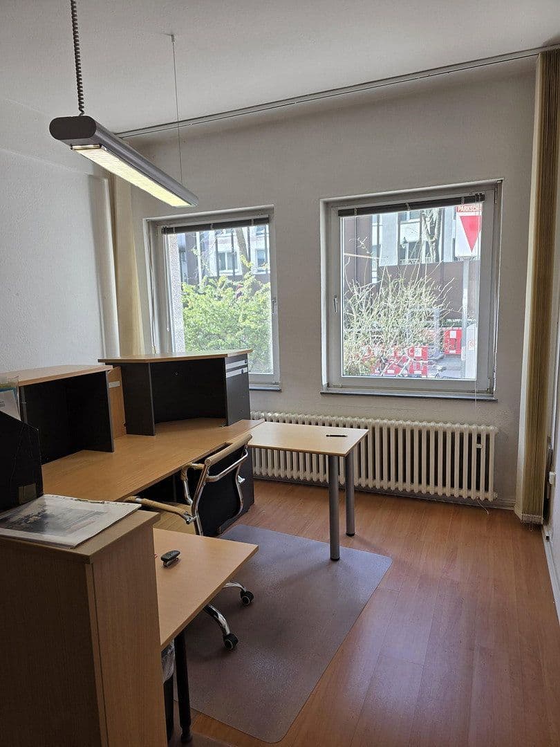 Pronájem kanceláře 70 m², Düsseldorf, Severní Porýní-Vestfálsko Pronájem kanceláře 70 m², Düsseldorf, Severní Porýní-Vestfálsko