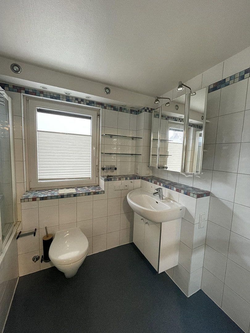 Pronájem bytu 3+1 105 m², Hindenburgerstr 96, Neustadt an der Weinstraße, Porýní-Falc Pronájem bytu 3+1 105 m², Hindenburgerstr 96, Neustadt an der Weinstraße, Porýní-Falc