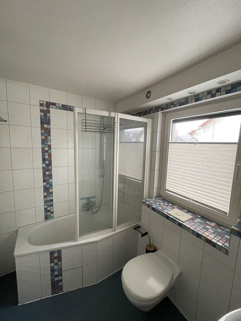 Pronájem bytu 3+1 105 m², Hindenburgerstr 96, Neustadt an der Weinstraße, Porýní-Falc Pronájem bytu 3+1 105 m², Hindenburgerstr 96, Neustadt an der Weinstraße, Porýní-Falc