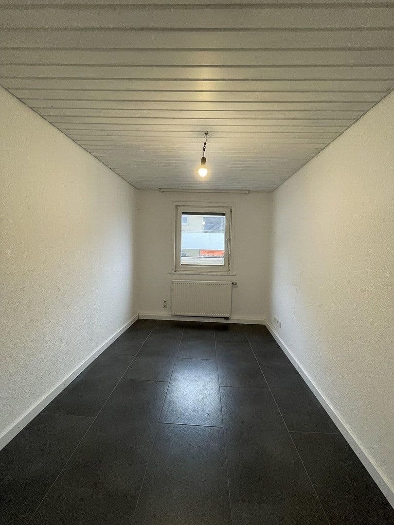 Pronájem bytu 3+1 105 m², Hindenburgerstr 96, Neustadt an der Weinstraße, Porýní-Falc Pronájem bytu 3+1 105 m², Hindenburgerstr 96, Neustadt an der Weinstraße, Porýní-Falc