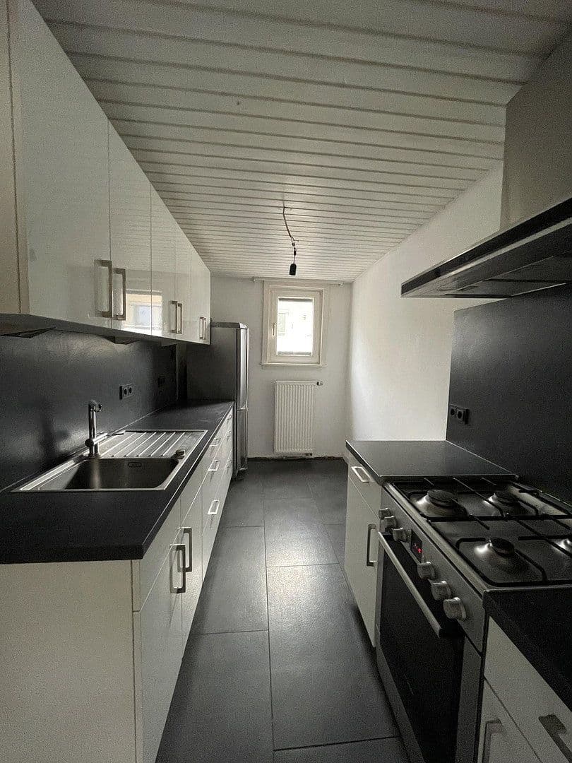 Pronájem bytu 3+1 105 m², Hindenburgerstr 96, Neustadt an der Weinstraße, Porýní-Falc Pronájem bytu 3+1 105 m², Hindenburgerstr 96, Neustadt an der Weinstraße, Porýní-Falc