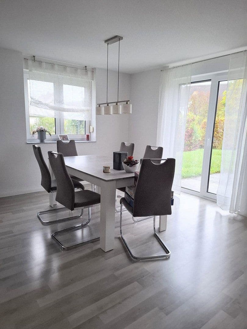 Pronájem bytu 2+kk 78 m², Riedheimer Str. 1a, Hilzingen, Bádensko-Württembersko Pronájem bytu 2+kk 78 m², Riedheimer Str. 1a, Hilzingen, Bádensko-Württembersko