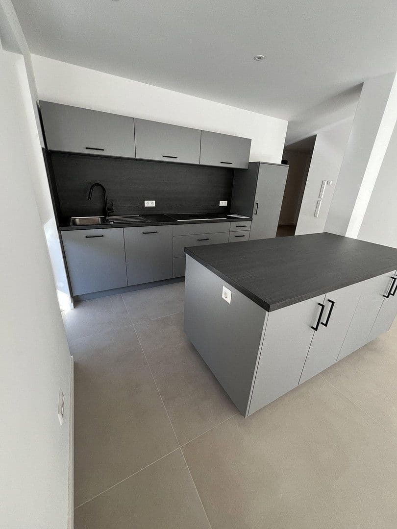 Pronájem bytu 2+1 80 m², Hausach, Bádensko-Württembersko Pronájem bytu 2+1 80 m², Hausach, Bádensko-Württembersko