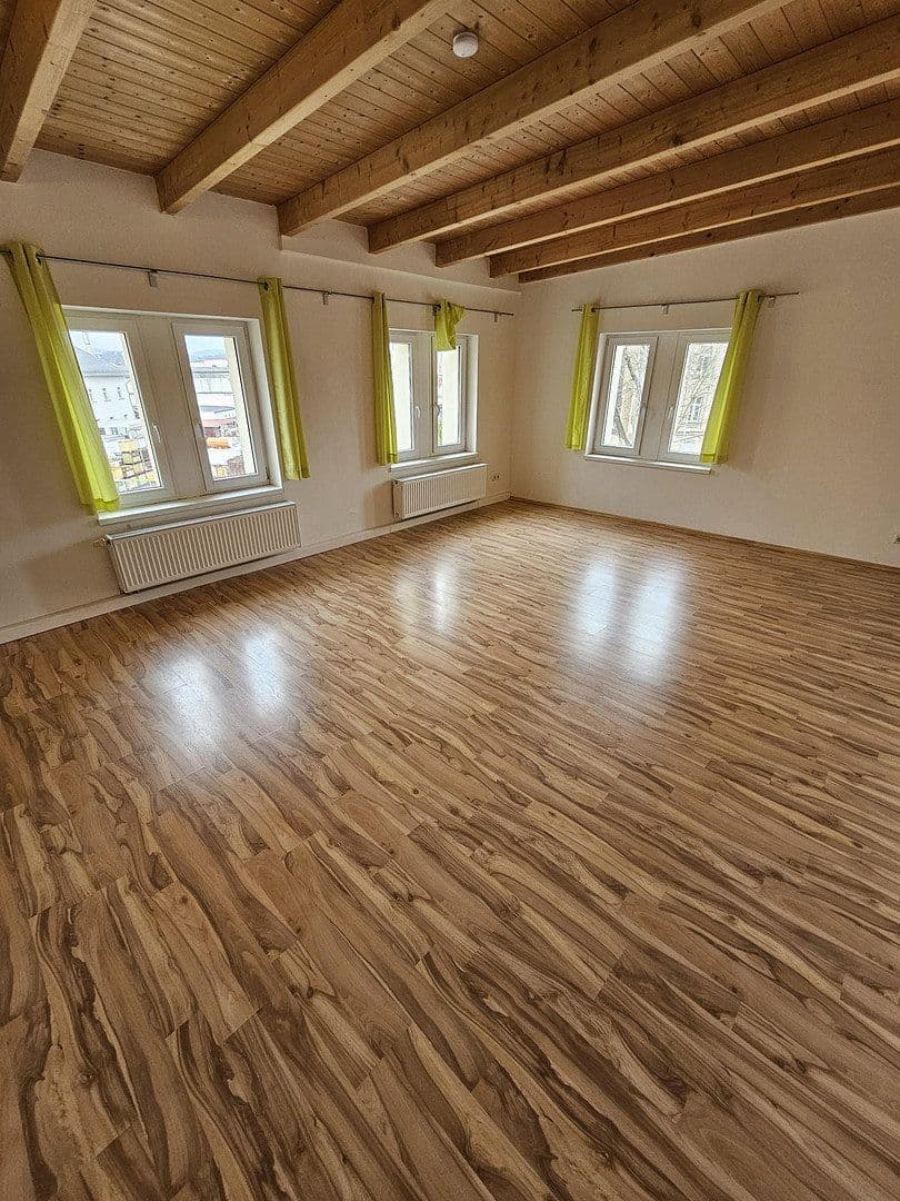 Pronájem bytu 4+1 116 m², Äußere Oybiner Straße 1a, Žitava, Sasko Pronájem bytu 4+1 116 m², Äußere Oybiner Straße 1a, Žitava, Sasko