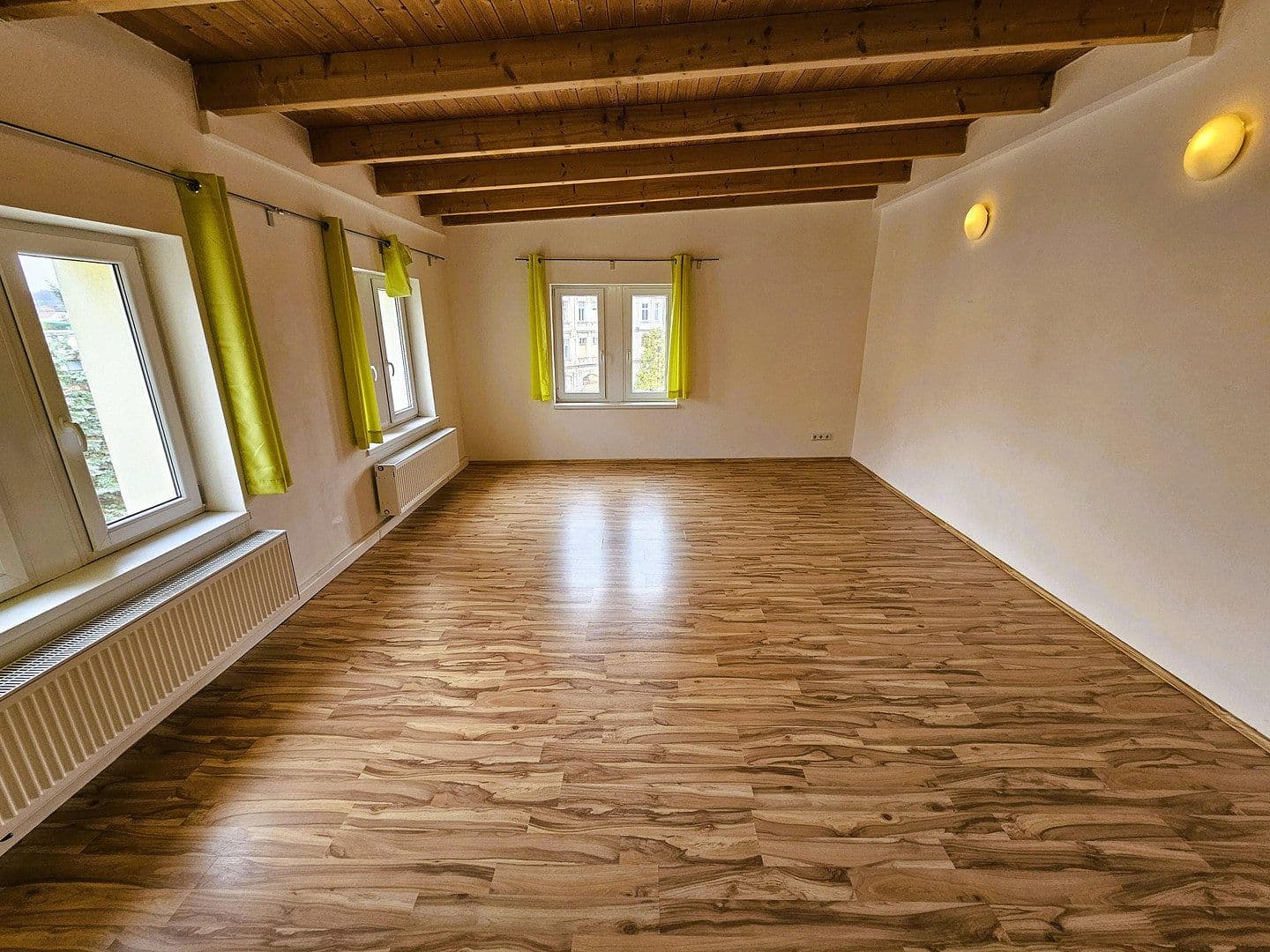 Pronájem bytu 4+1 116 m², Äußere Oybiner Straße 1a, Žitava, Sasko Pronájem bytu 4+1 116 m², Äußere Oybiner Straße 1a, Žitava, Sasko