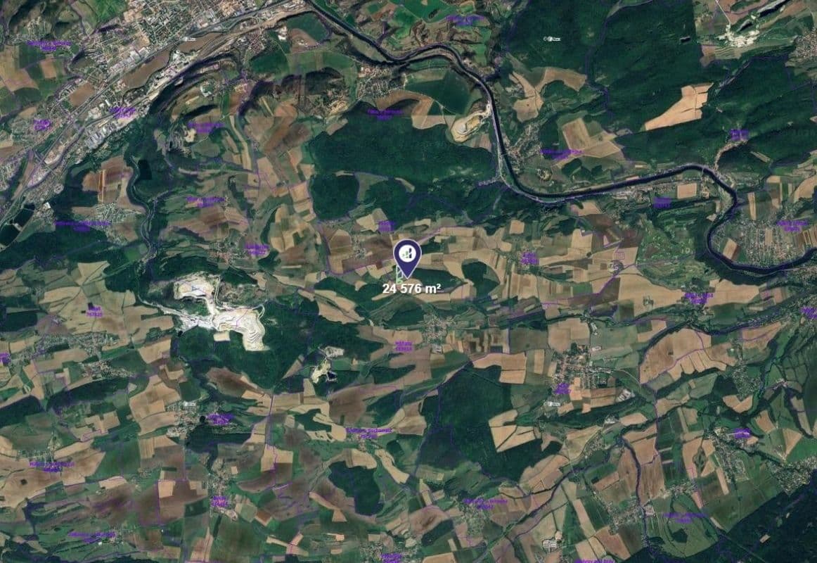 Prodej pozemku 24.576 m², Korno, Středočeský kraj Prodej pozemku 24.576 m², Korno, Středočeský kraj