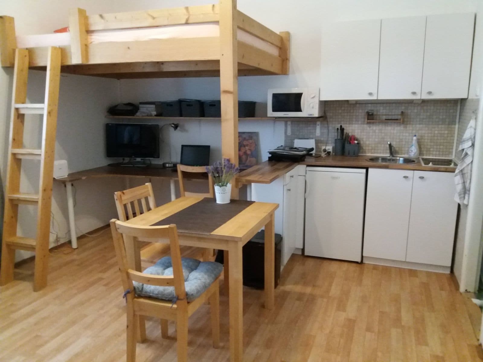 Pronájem bytu 1+kk 30 m², Nad Kajetánkou, Praha, Praha Pronájem bytu 1+kk 30 m², Nad Kajetánkou, Praha, Praha