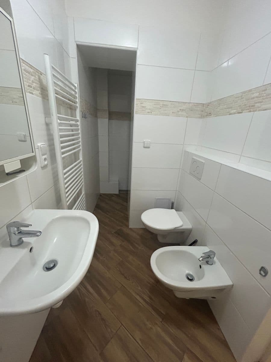 Pronájem bytu 2+1 54 m², Novákových, Praha, Praha Pronájem bytu 2+1 54 m², Novákových, Praha, Praha