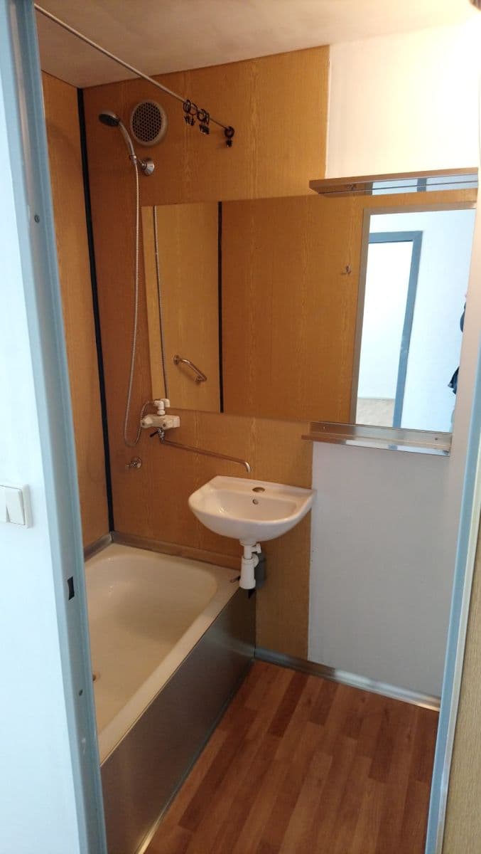Pronájem bytu 1+1 32 m², Legionářská, Dvůr Králové nad Labem, Královéhradecký kraj Pronájem bytu 1+1 32 m², Legionářská, Dvůr Králové nad Labem, Královéhradecký kraj