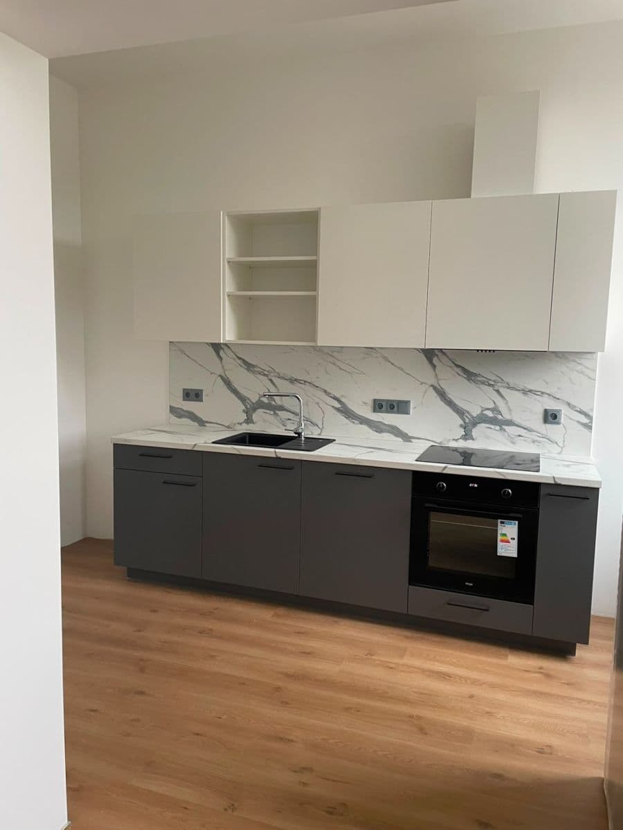 Pronájem bytu 2+1 79 m², Moskevská, Liberec, Liberecký kraj Pronájem bytu 2+1 79 m², Moskevská, Liberec, Liberecký kraj