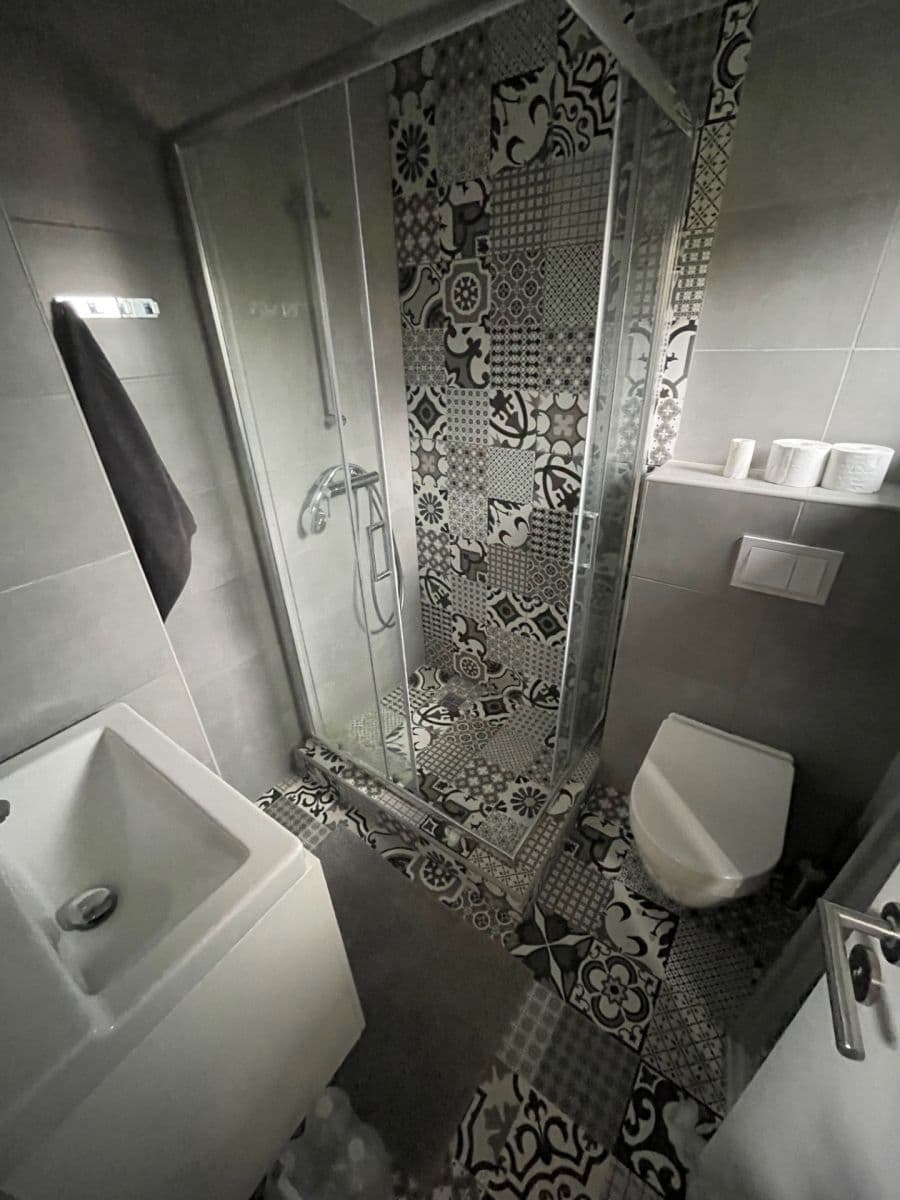 Prodej domu 54 m², pozemek 210 m², Hrdlořezská, Praha, Praha Prodej domu 54 m², pozemek 210 m², Hrdlořezská, Praha, Praha