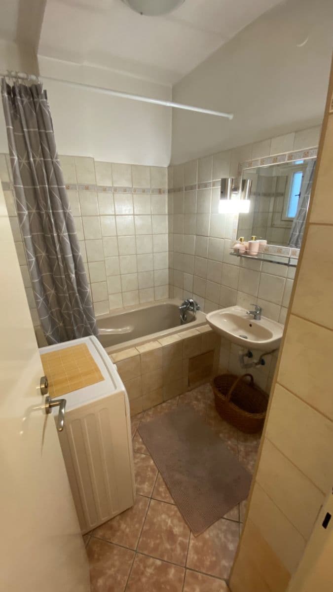 Pronájem bytu 2+1 45 m², Dlouhá, Praha, Praha Pronájem bytu 2+1 45 m², Dlouhá, Praha, Praha