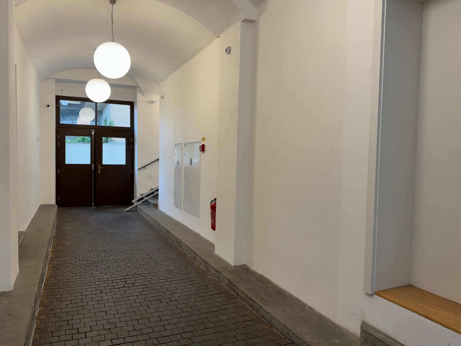 Prodej nebytového prostoru 187 m², Tusarova, Praha, Praha Prodej nebytového prostoru 187 m², Tusarova, Praha, Praha