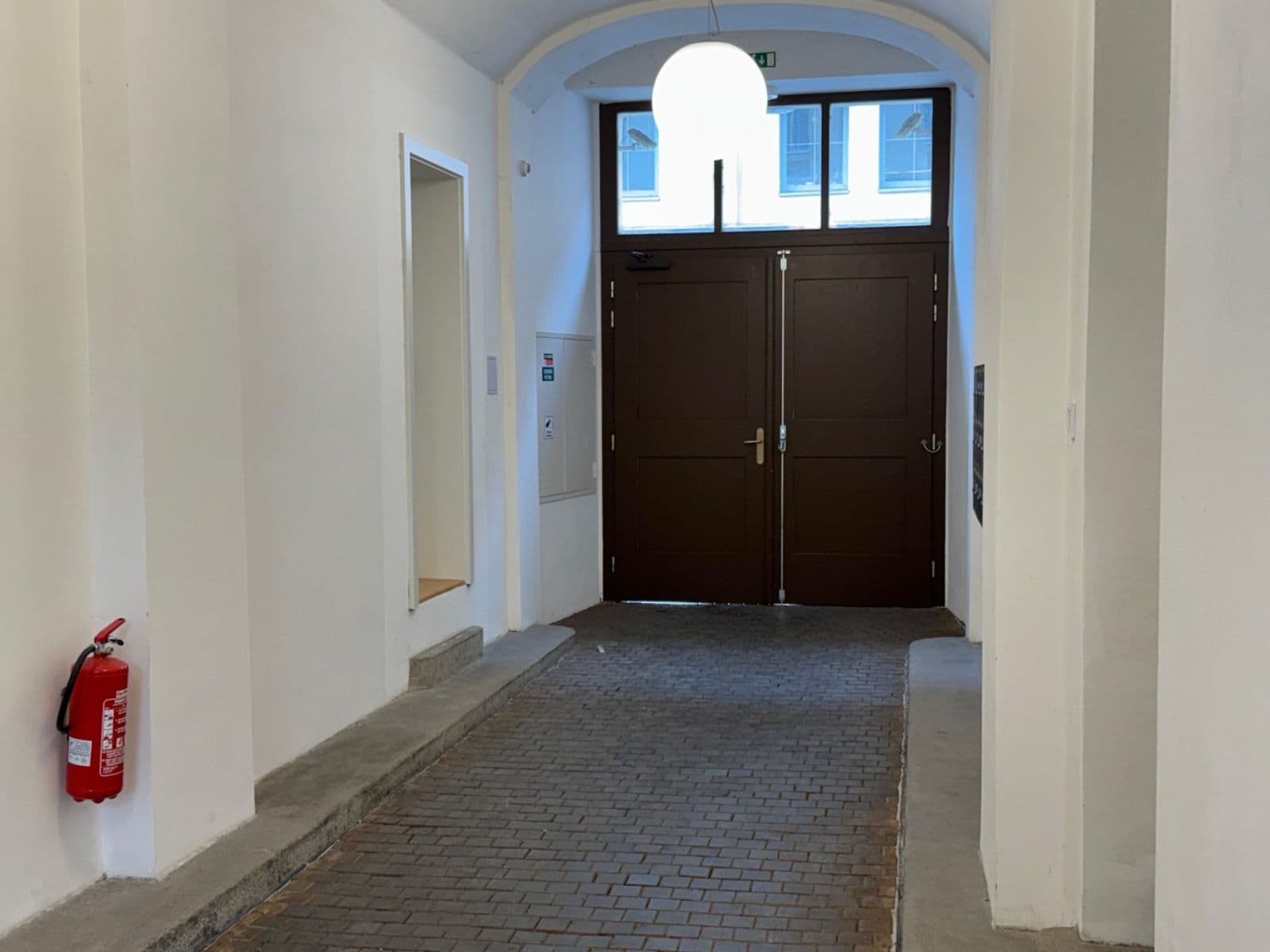 Prodej nebytového prostoru 292 m², Tusarova, Praha, Praha Prodej nebytového prostoru 292 m², Tusarova, Praha, Praha