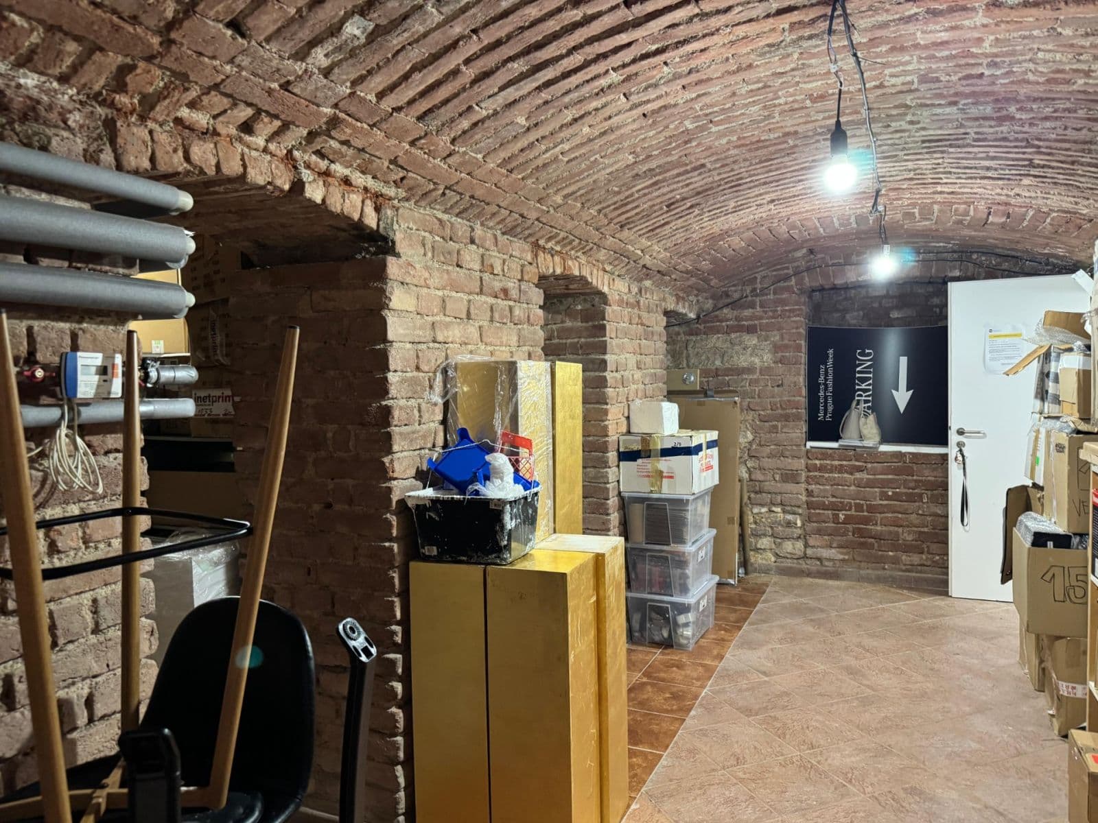 Prodej nebytového prostoru 292 m², Tusarova, Praha, Praha Prodej nebytového prostoru 292 m², Tusarova, Praha, Praha