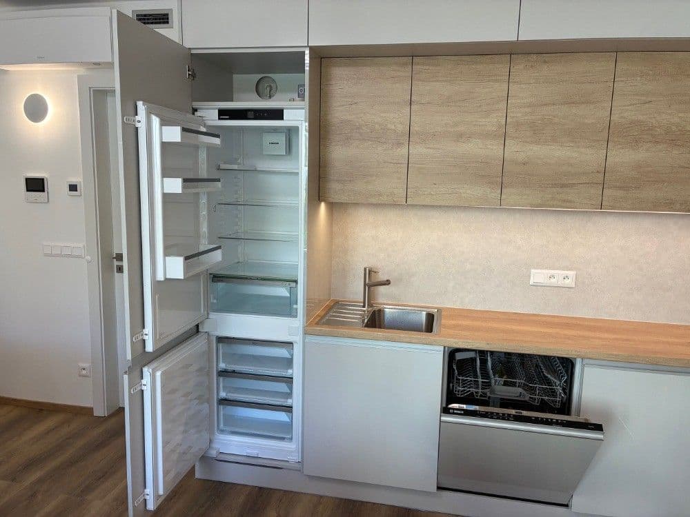 Pronájem bytu 2+kk 56 m², Rostislavovo náměstí, Brno, Jihomoravský kraj Pronájem bytu 2+kk 56 m², Rostislavovo náměstí, Brno, Jihomoravský kraj