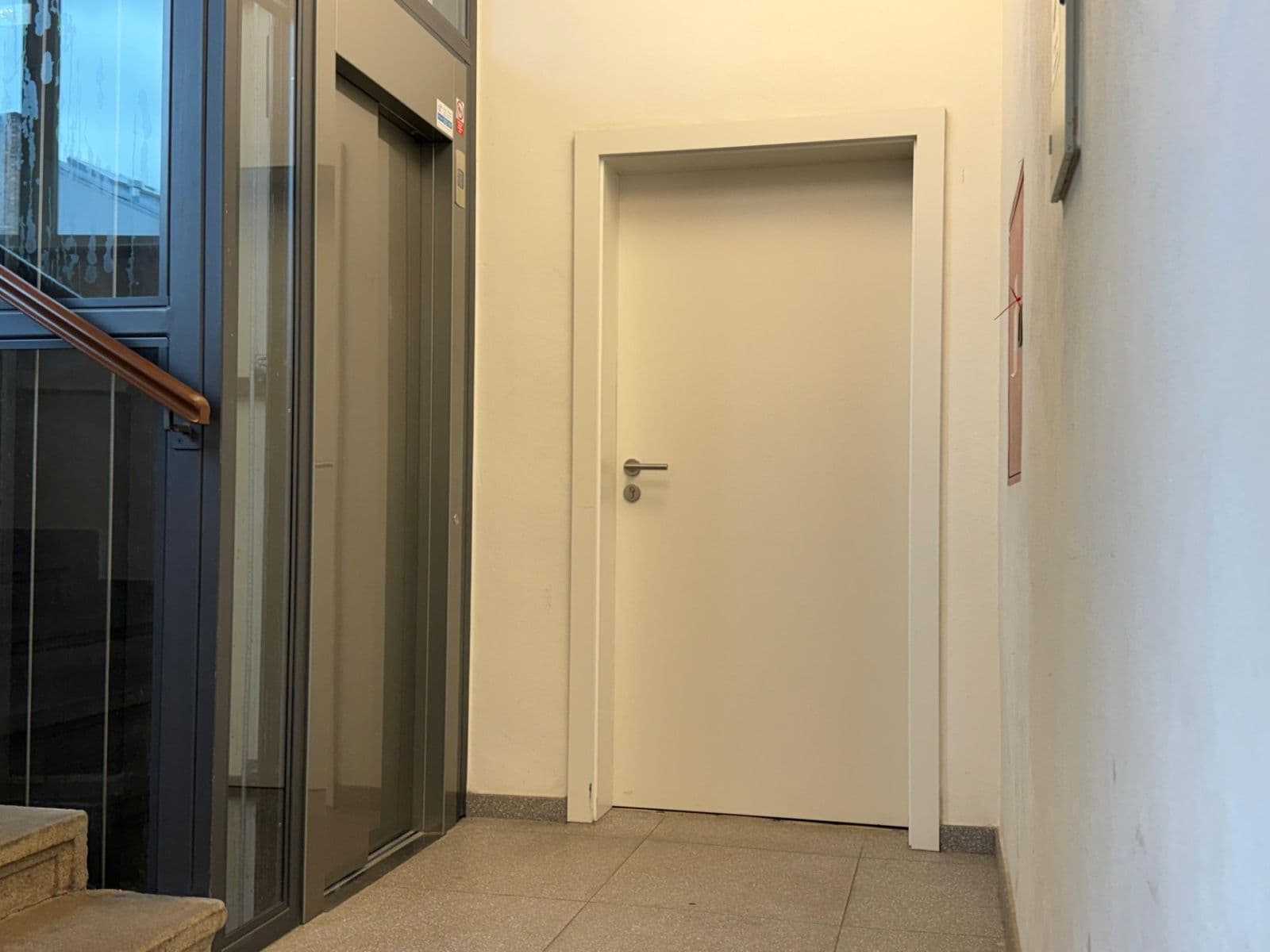 Prodej nebytového prostoru 25 m², Tusarova, Praha, Praha Prodej nebytového prostoru 25 m², Tusarova, Praha, Praha