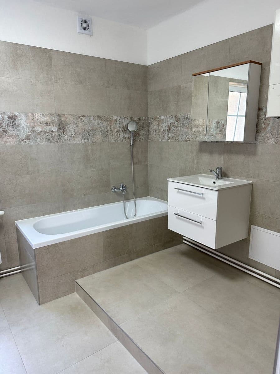 Pronájem bytu 3+1 81 m², Družstevní, Chrastava, Liberecký kraj Pronájem bytu 3+1 81 m², Družstevní, Chrastava, Liberecký kraj