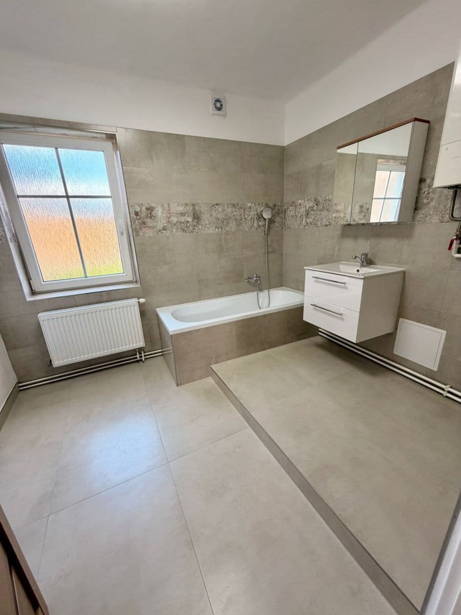 Pronájem bytu 3+1 81 m², Družstevní, Chrastava, Liberecký kraj Pronájem bytu 3+1 81 m², Družstevní, Chrastava, Liberecký kraj