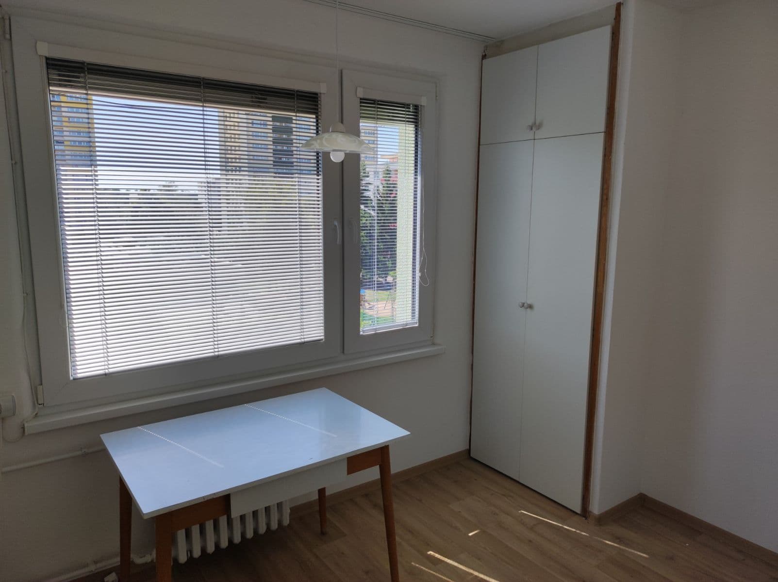 Pronájem bytu 1+1 38 m², Pod Zámečkem, Hradec Králové, Královéhradecký kraj Pronájem bytu 1+1 38 m², Pod Zámečkem, Hradec Králové, Královéhradecký kraj