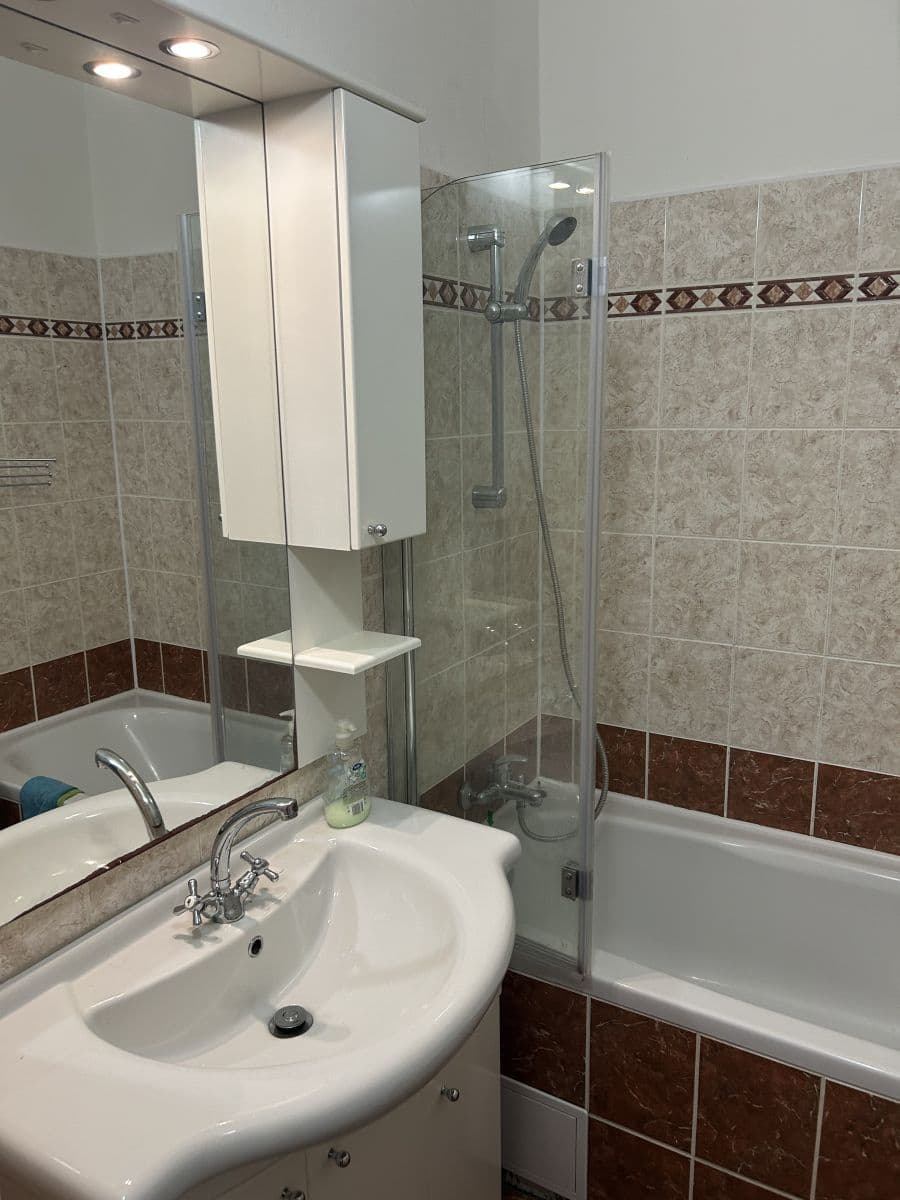 Pronájem bytu 37 m², . května, Praha, Praha Pronájem bytu 37 m², . května, Praha, Praha