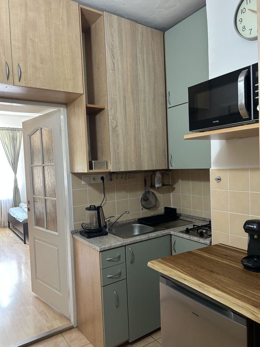 Pronájem bytu 37 m², . května, Praha, Praha Pronájem bytu 37 m², . května, Praha, Praha