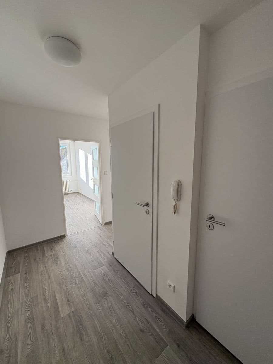 Pronájem bytu 2+kk 42 m², V Aleji, Poděbrady, Středočeský kraj Pronájem bytu 2+kk 42 m², V Aleji, Poděbrady, Středočeský kraj