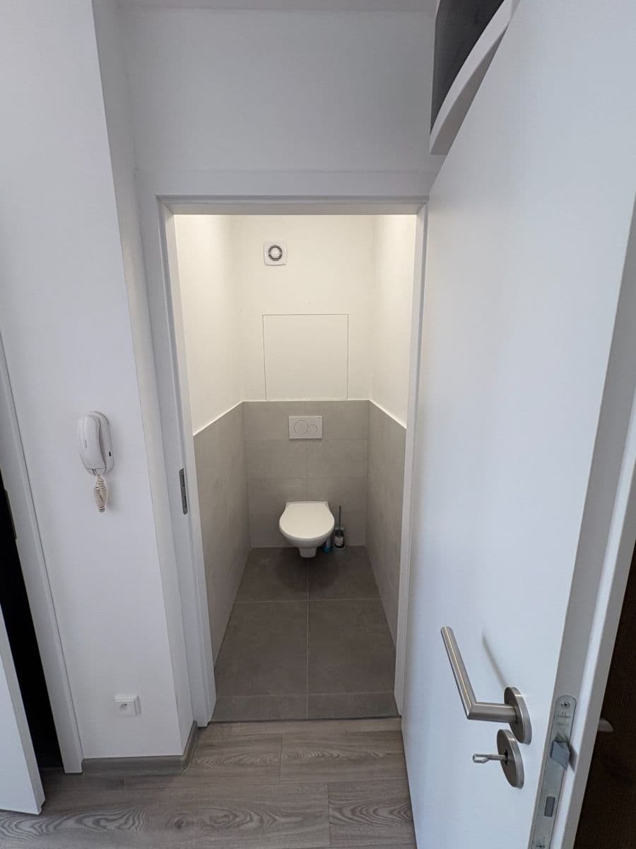 Pronájem bytu 2+kk 42 m², V Aleji, Poděbrady, Středočeský kraj Pronájem bytu 2+kk 42 m², V Aleji, Poděbrady, Středočeský kraj