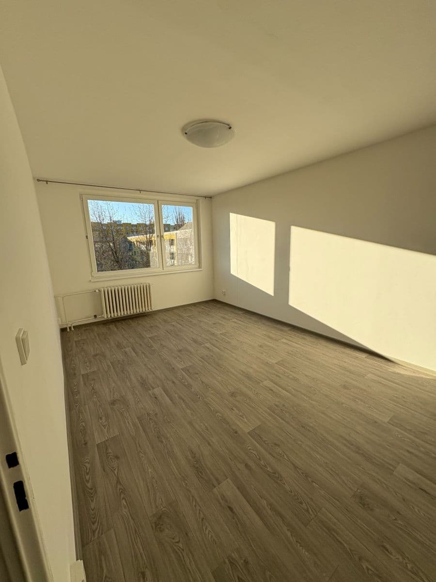 Pronájem bytu 2+kk 42 m², V Aleji, Poděbrady, Středočeský kraj Pronájem bytu 2+kk 42 m², V Aleji, Poděbrady, Středočeský kraj