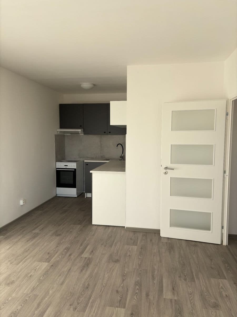 Pronájem bytu 2+kk 42 m², V Aleji, Poděbrady, Středočeský kraj Pronájem bytu 2+kk 42 m², V Aleji, Poděbrady, Středočeský kraj