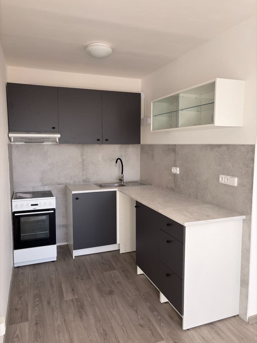 Pronájem bytu 2+kk 42 m², V Aleji, Poděbrady, Středočeský kraj Pronájem bytu 2+kk 42 m², V Aleji, Poděbrady, Středočeský kraj