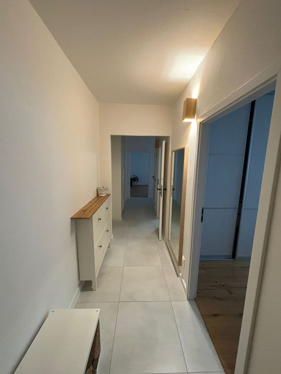 Pronájem bytu 2+1 52 m², A. Gwerkovej, Petržalka, Bratislavský kraj Pronájem bytu 2+1 52 m², A. Gwerkovej, Petržalka, Bratislavský kraj