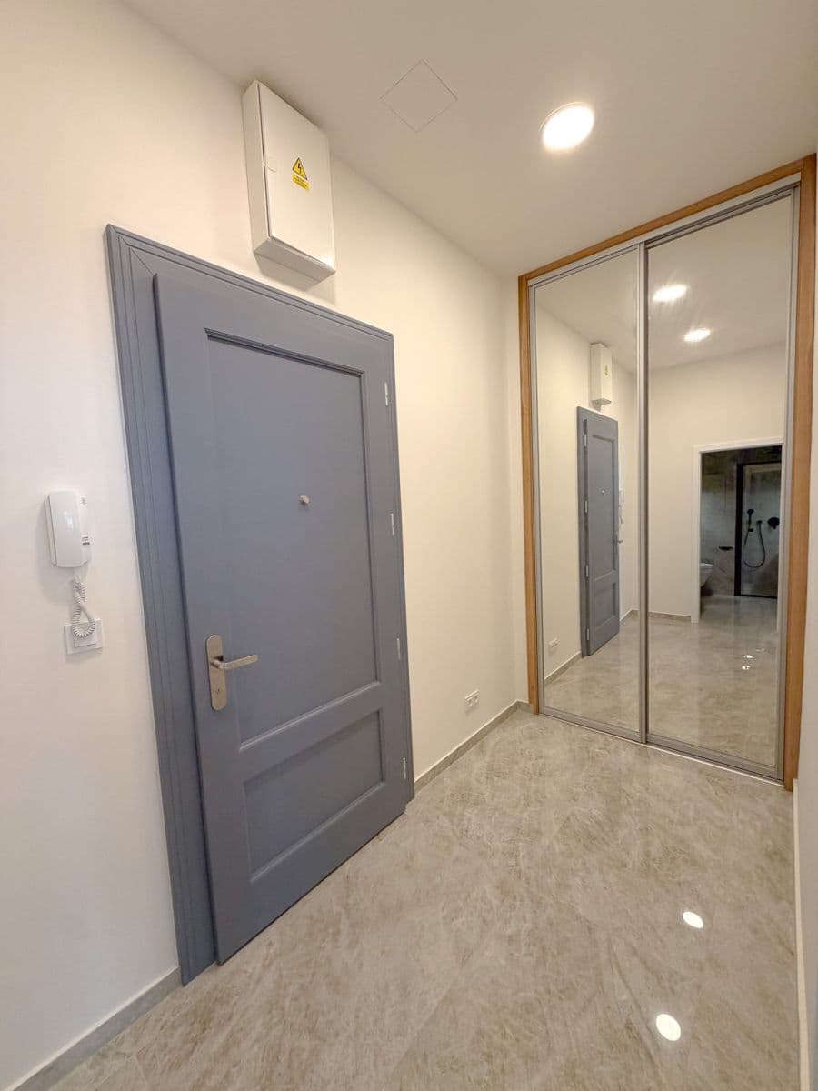 Prodej bytu 2+kk 54 m², Jeseniova, Praha, Praha Prodej bytu 2+kk 54 m², Jeseniova, Praha, Praha