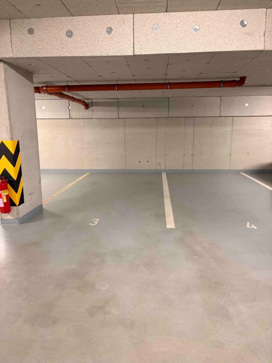 Pronájem garáže 13 m², Třebohostická, Praha, Praha Pronájem garáže 13 m², Třebohostická, Praha, Praha