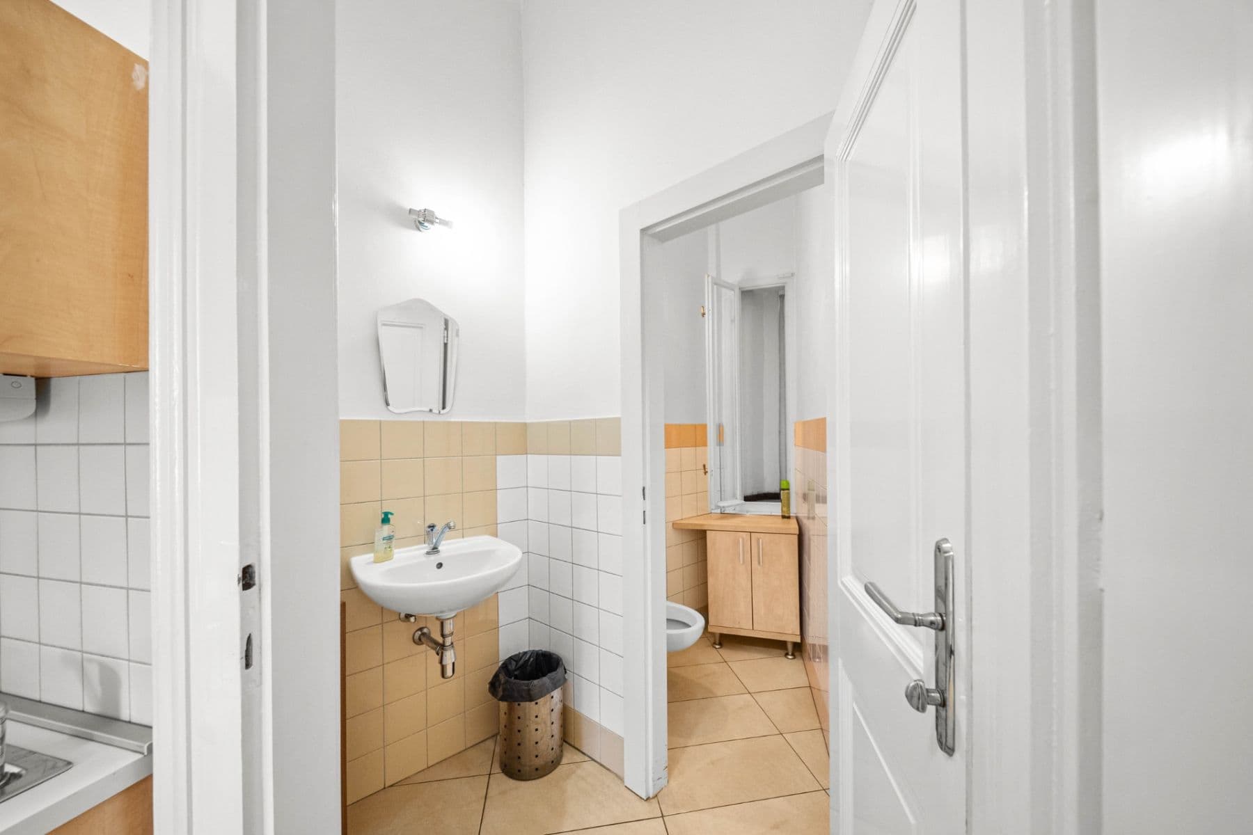 Pronájem kanceláře 156 m², Jeseniova, Praha, Praha Pronájem kanceláře 156 m², Jeseniova, Praha, Praha