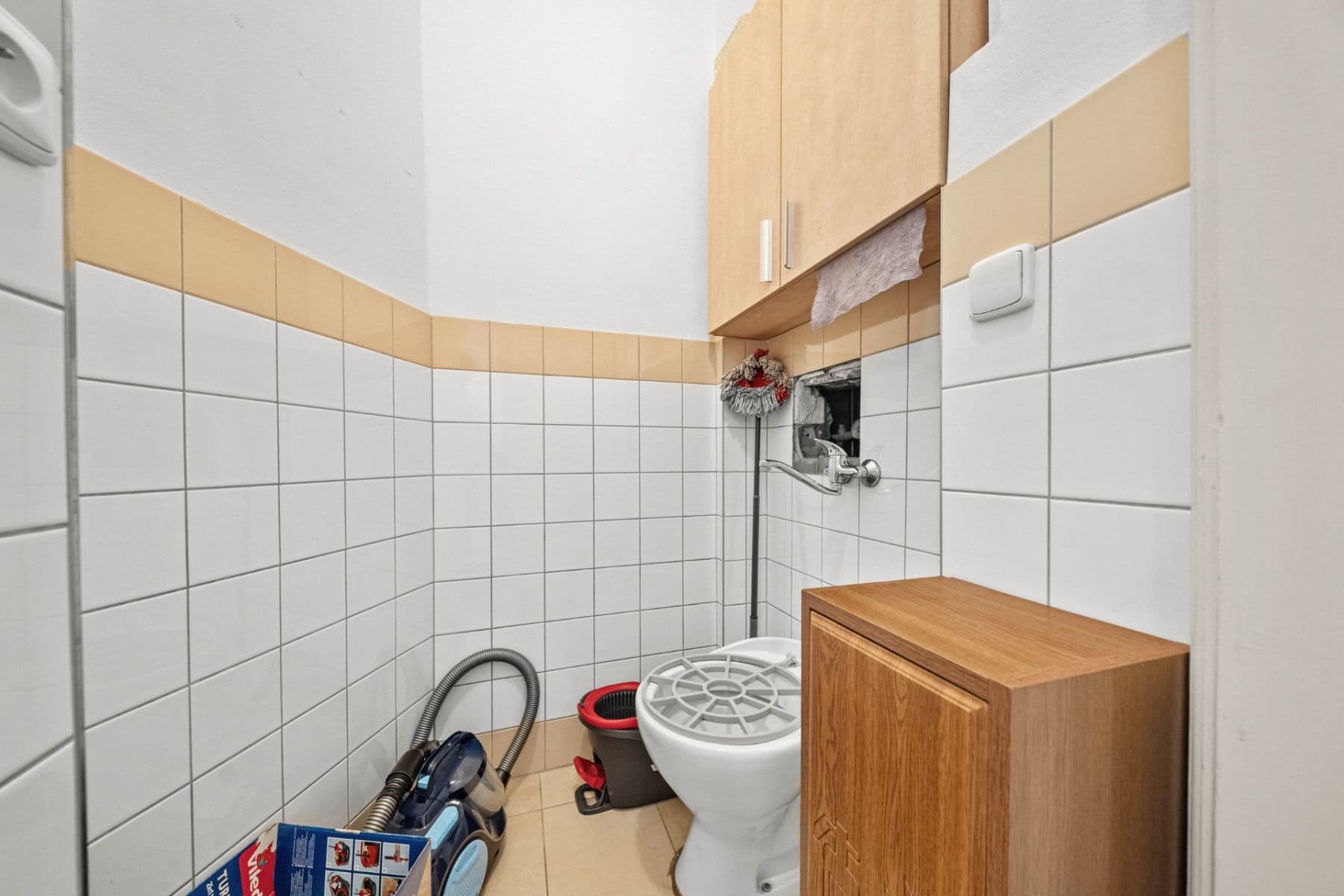 Pronájem kanceláře 156 m², Jeseniova, Praha, Praha Pronájem kanceláře 156 m², Jeseniova, Praha, Praha