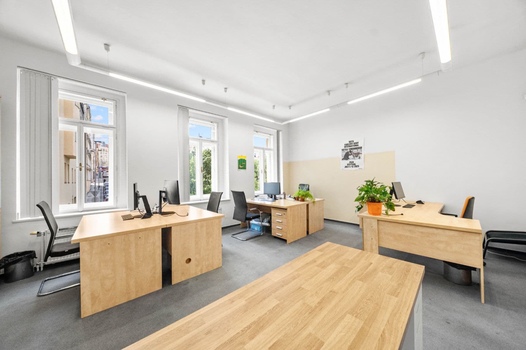Pronájem kanceláře 156 m², Jeseniova, Praha, Praha Pronájem kanceláře 156 m², Jeseniova, Praha, Praha
