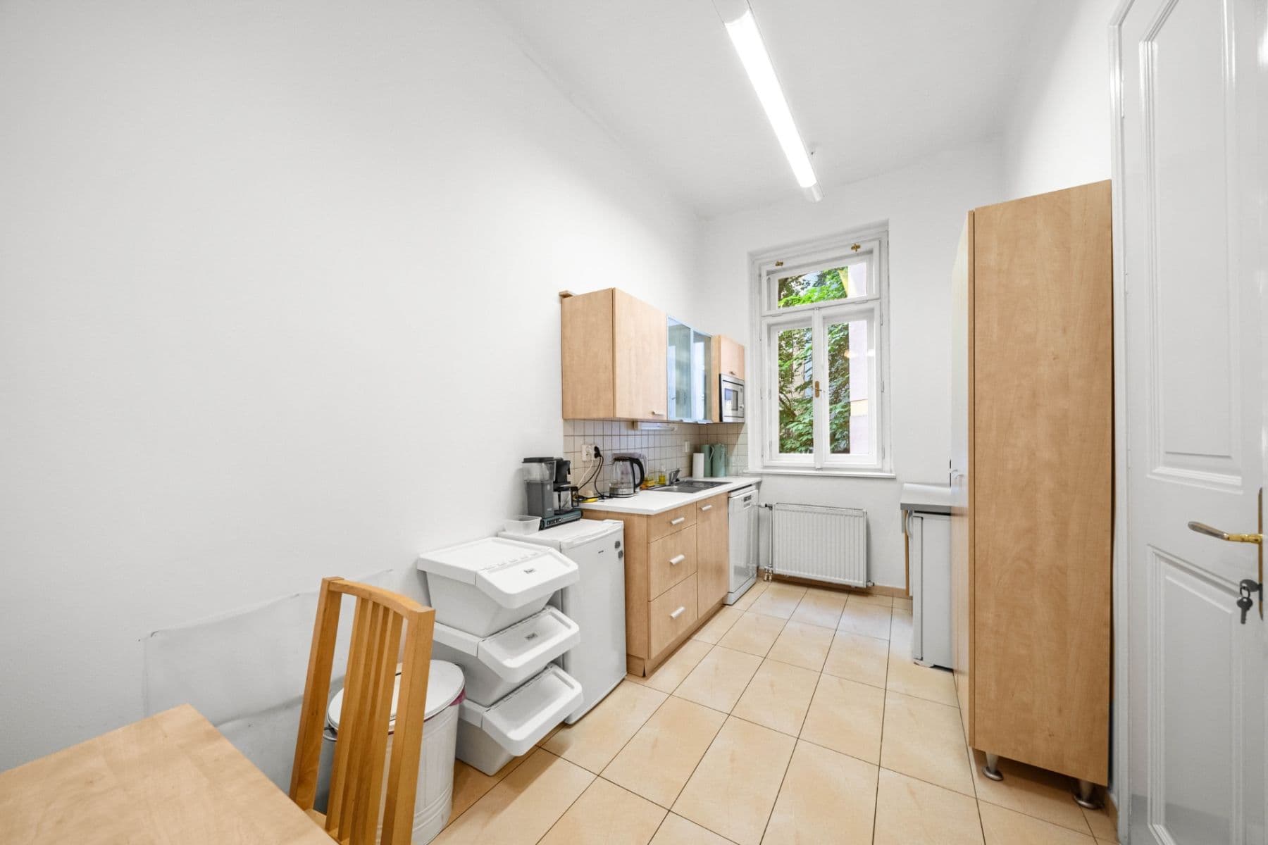 Pronájem kanceláře 156 m², Jeseniova, Praha, Praha Pronájem kanceláře 156 m², Jeseniova, Praha, Praha