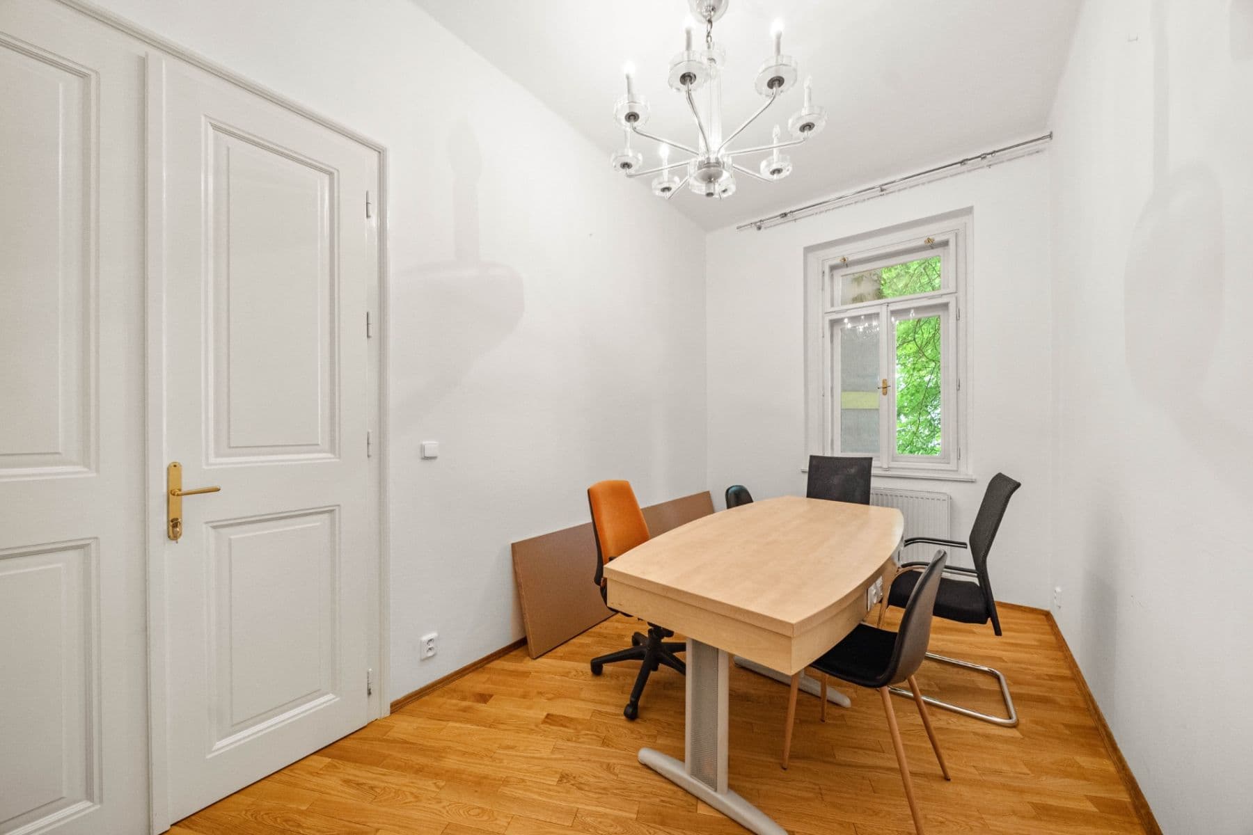 Pronájem kanceláře 156 m², Jeseniova, Praha, Praha Pronájem kanceláře 156 m², Jeseniova, Praha, Praha