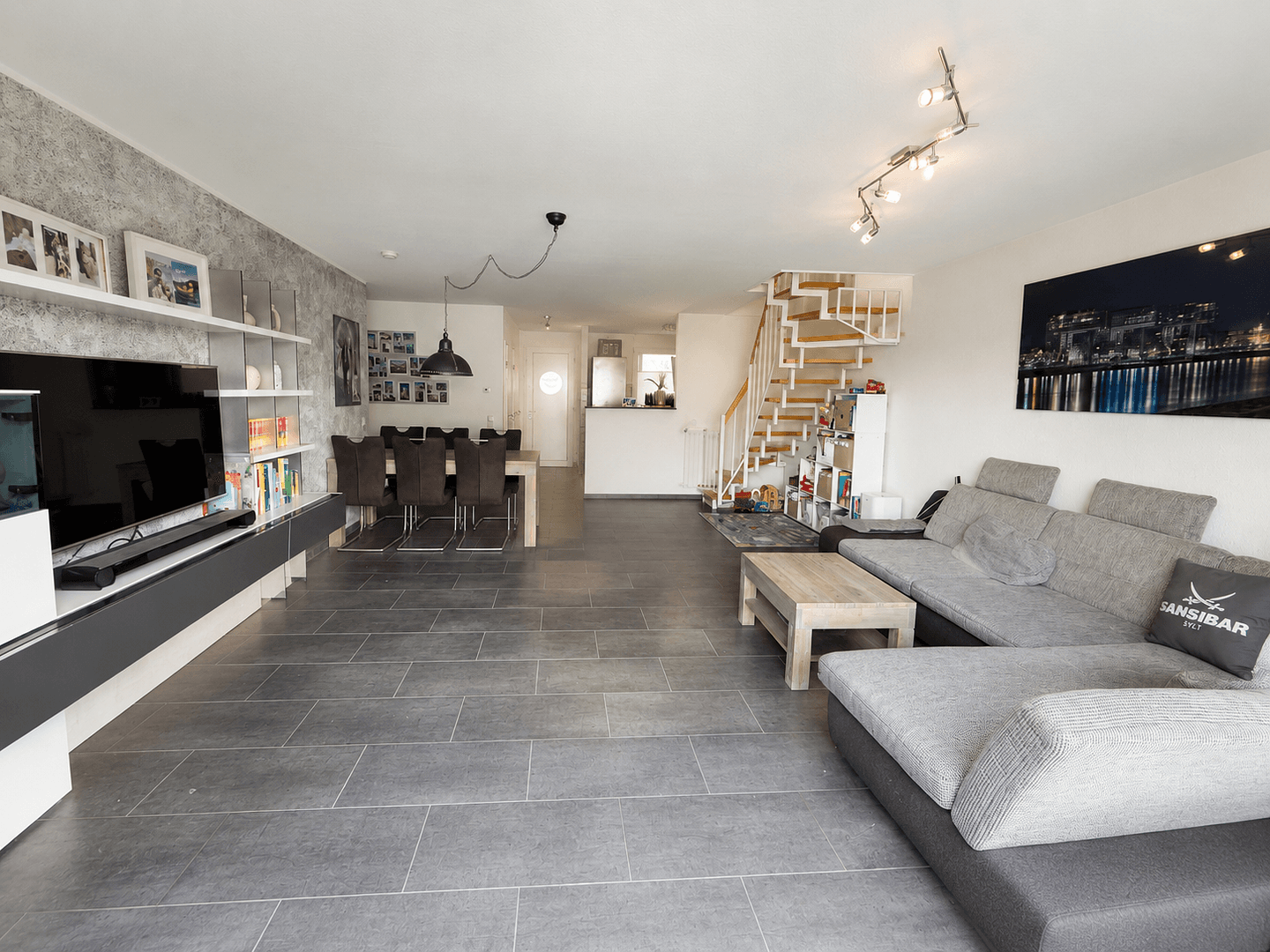 Prodej bytu 5+kk 140 m², Witten, Severní Porýní-Vestfálsko Prodej bytu 5+kk 140 m², Witten, Severní Porýní-Vestfálsko